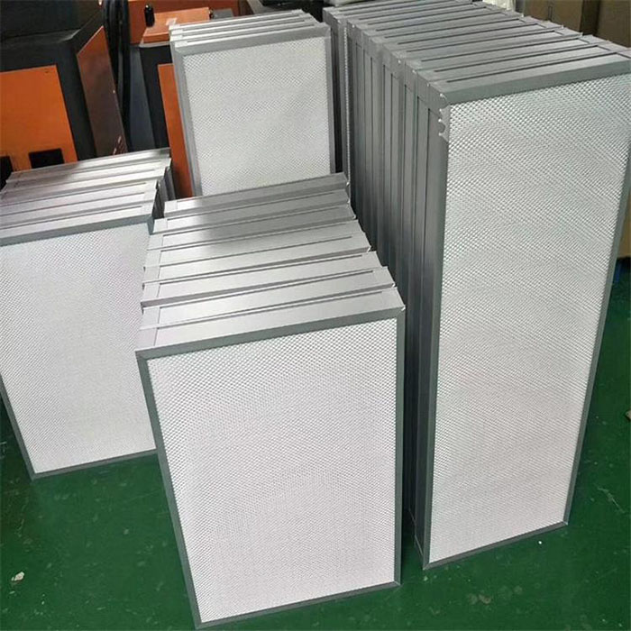 鋁框無隔板高效過濾器廣泛用于電子、半導體、精密機械、制藥、醫院、食品等行業中對潔凈度要求較高的民用或工業潔凈場所的未端過濾；包括超LSI制造工廠，半導體制造工廠，電子力研究中心，無塵室，層流設備醫藥、工作臺等