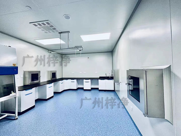 實驗室中傳遞窗作為連接不同潔凈度區(qū)域的重要設備